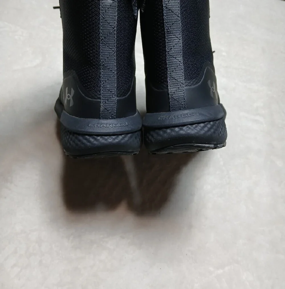 Under Armour all black